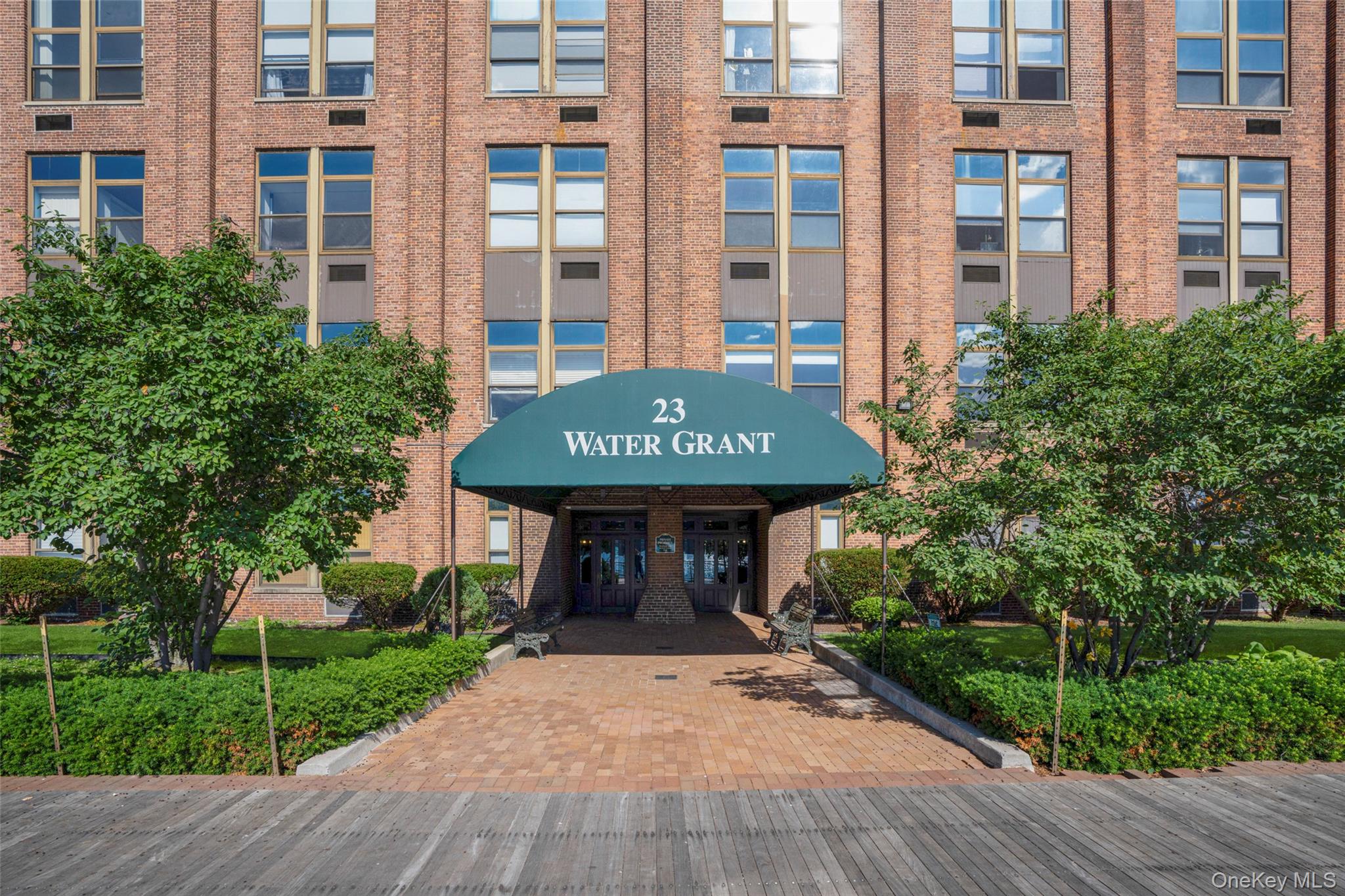 23 Water Grant Street Unit: 4N