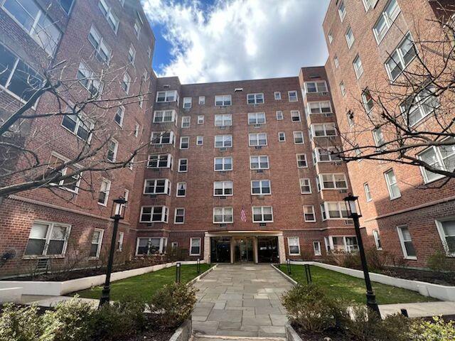 120 Hartsdale E Avenue Unit: 7F