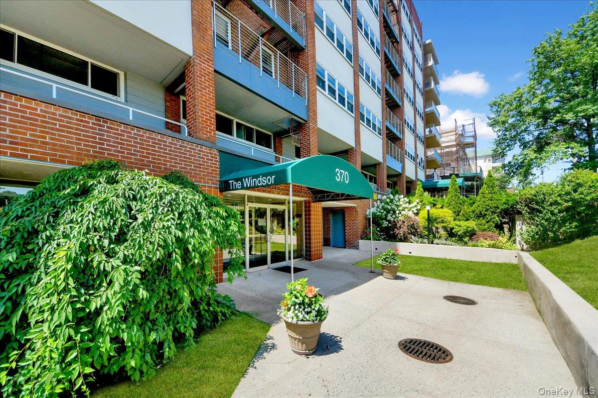 370 Westchester Avenue Unit: 3M
