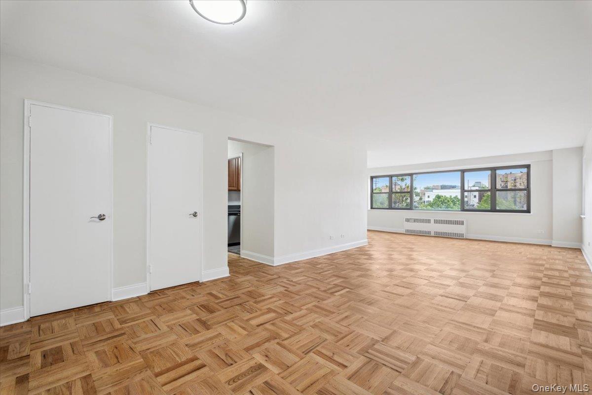 2 Washington Square Unit: 1G