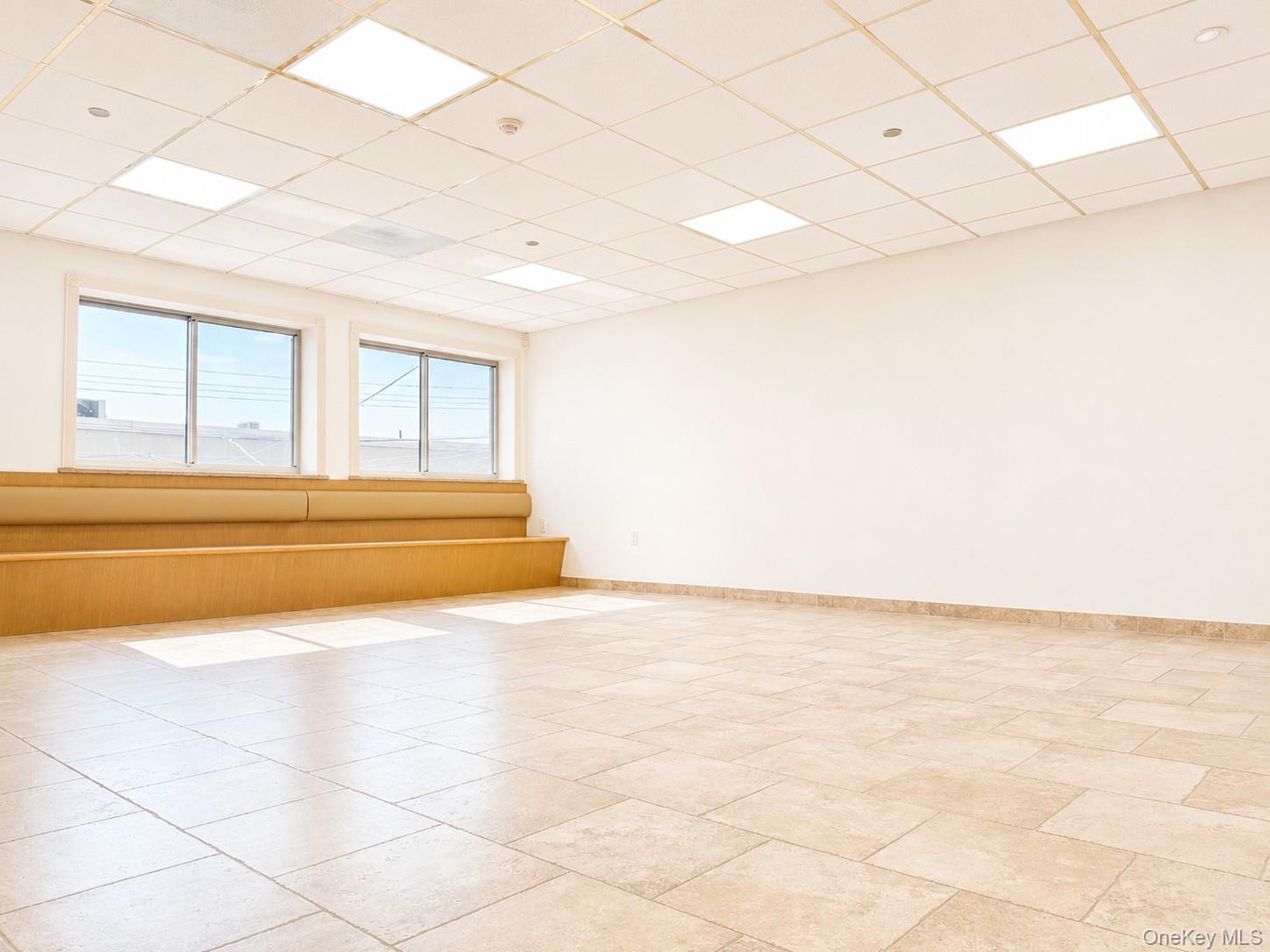 2040 129Th St,Unit 2F, College Point, NY 11356