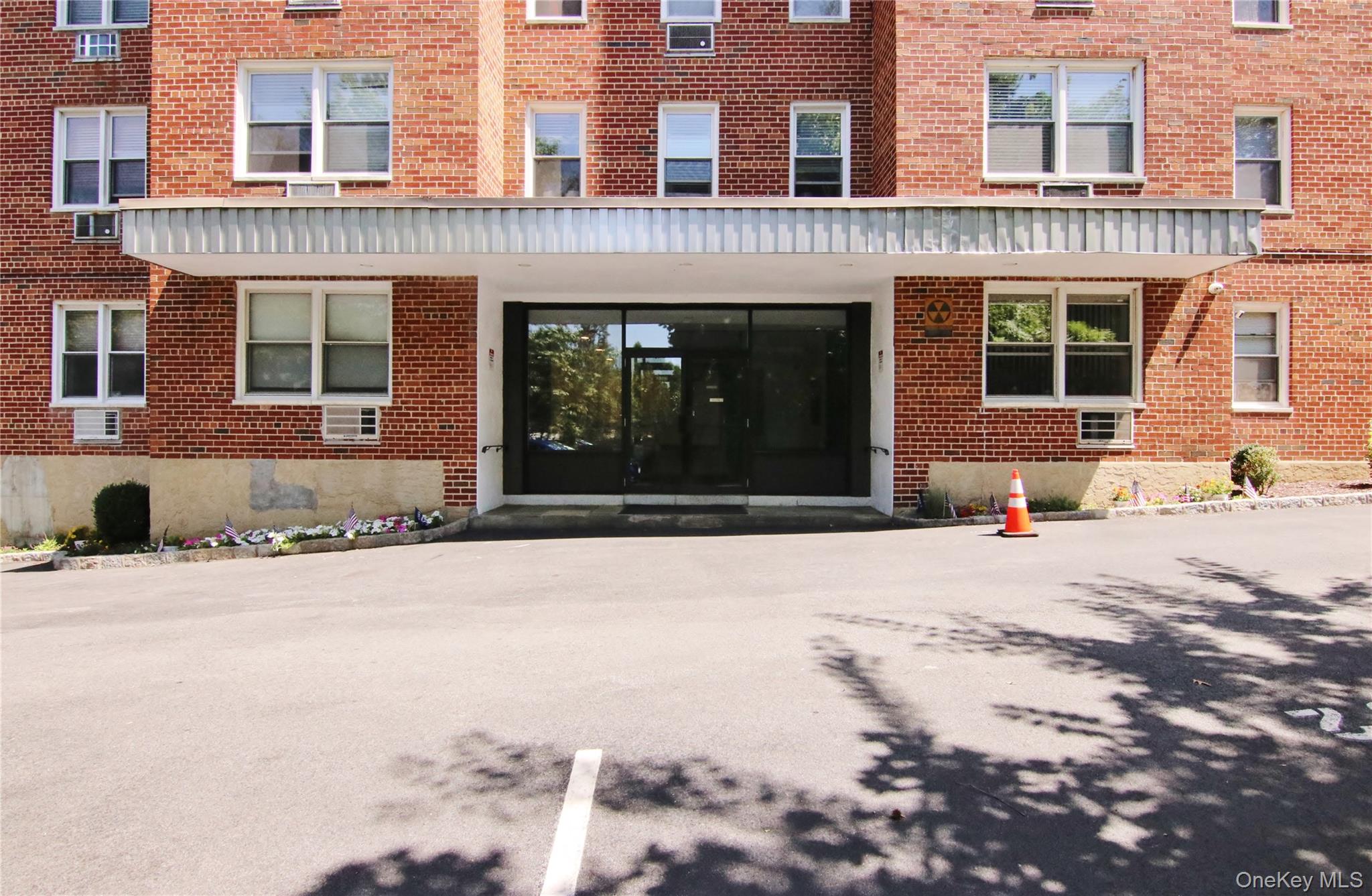 510 Midland Avenue Unit: 1A