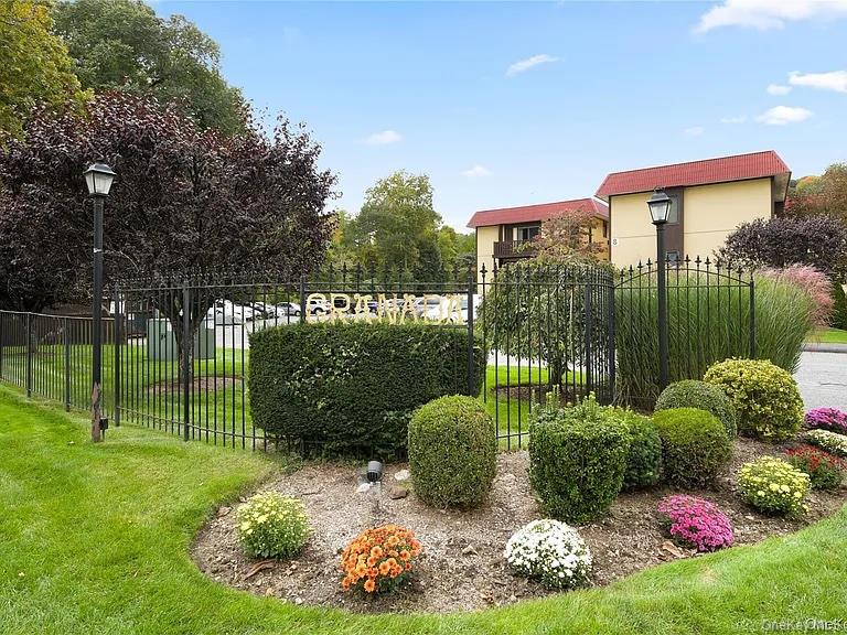 18 Granada Crescent Unit: 2