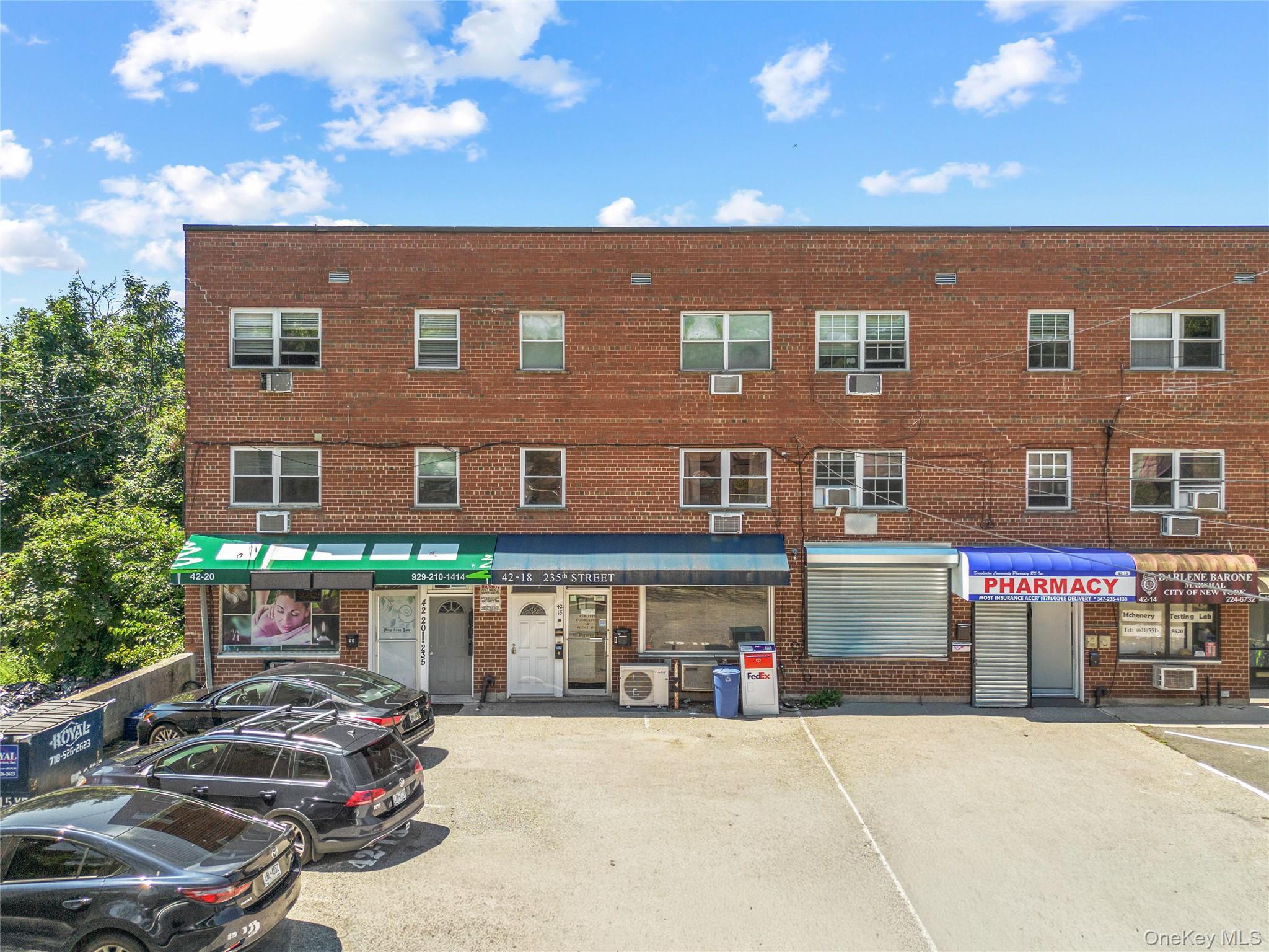 42-18 235Th St, Douglaston, NY 11363