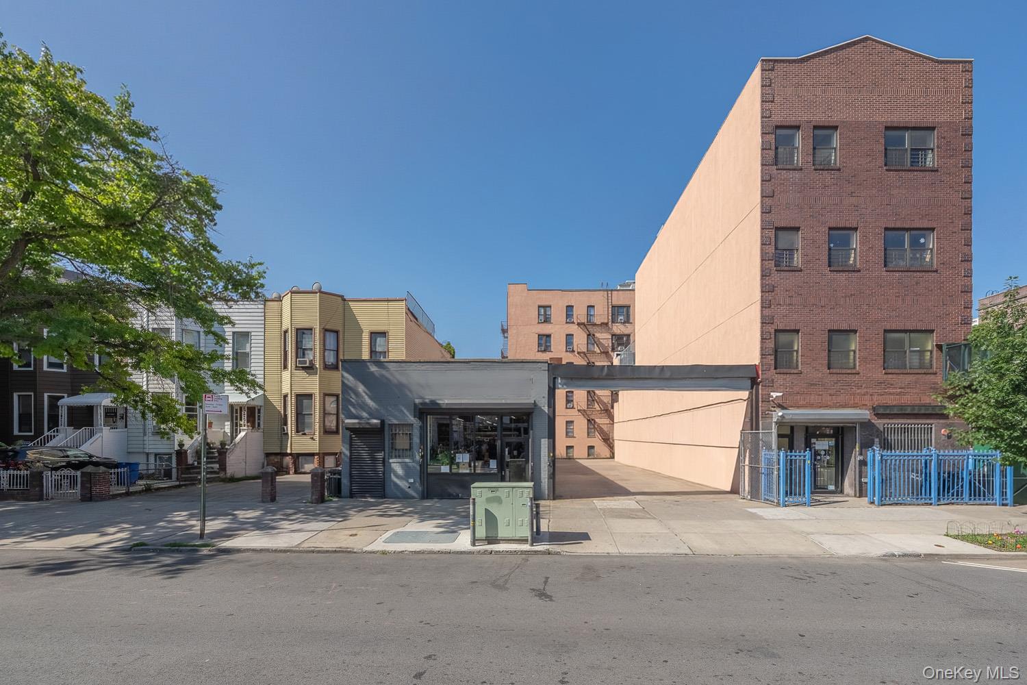 3210 31St Ave, Astoria, NY 11106