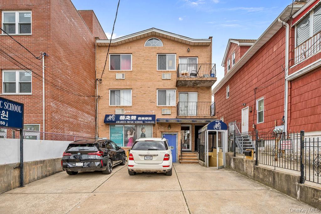 43-07 162Nd St, Flushing, NY 11358