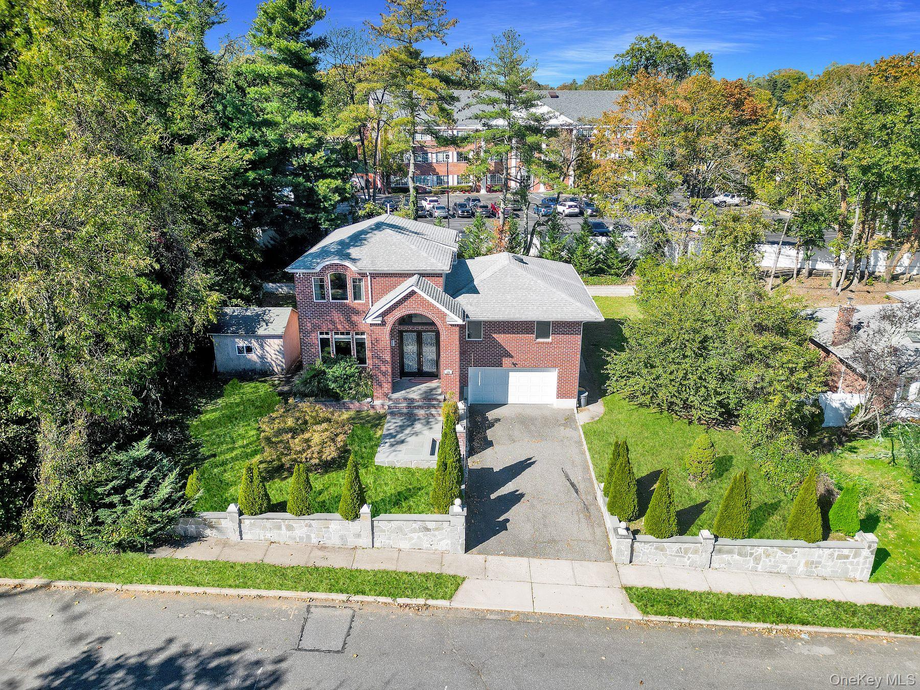 300 Ellen Place