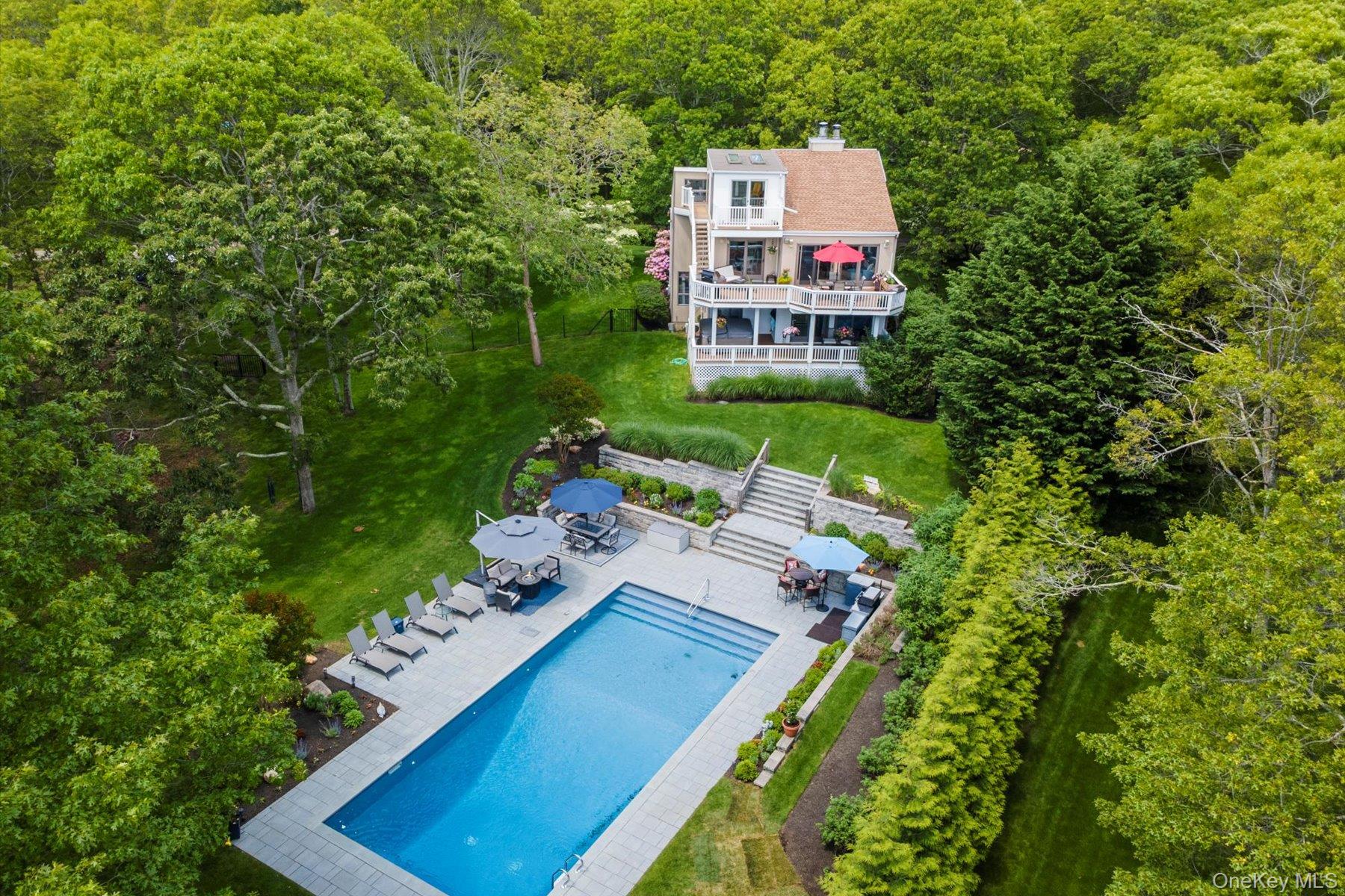 370 Old Canoe Place Road