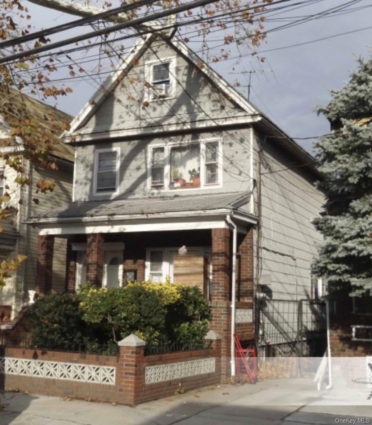 1049 E 94th Street