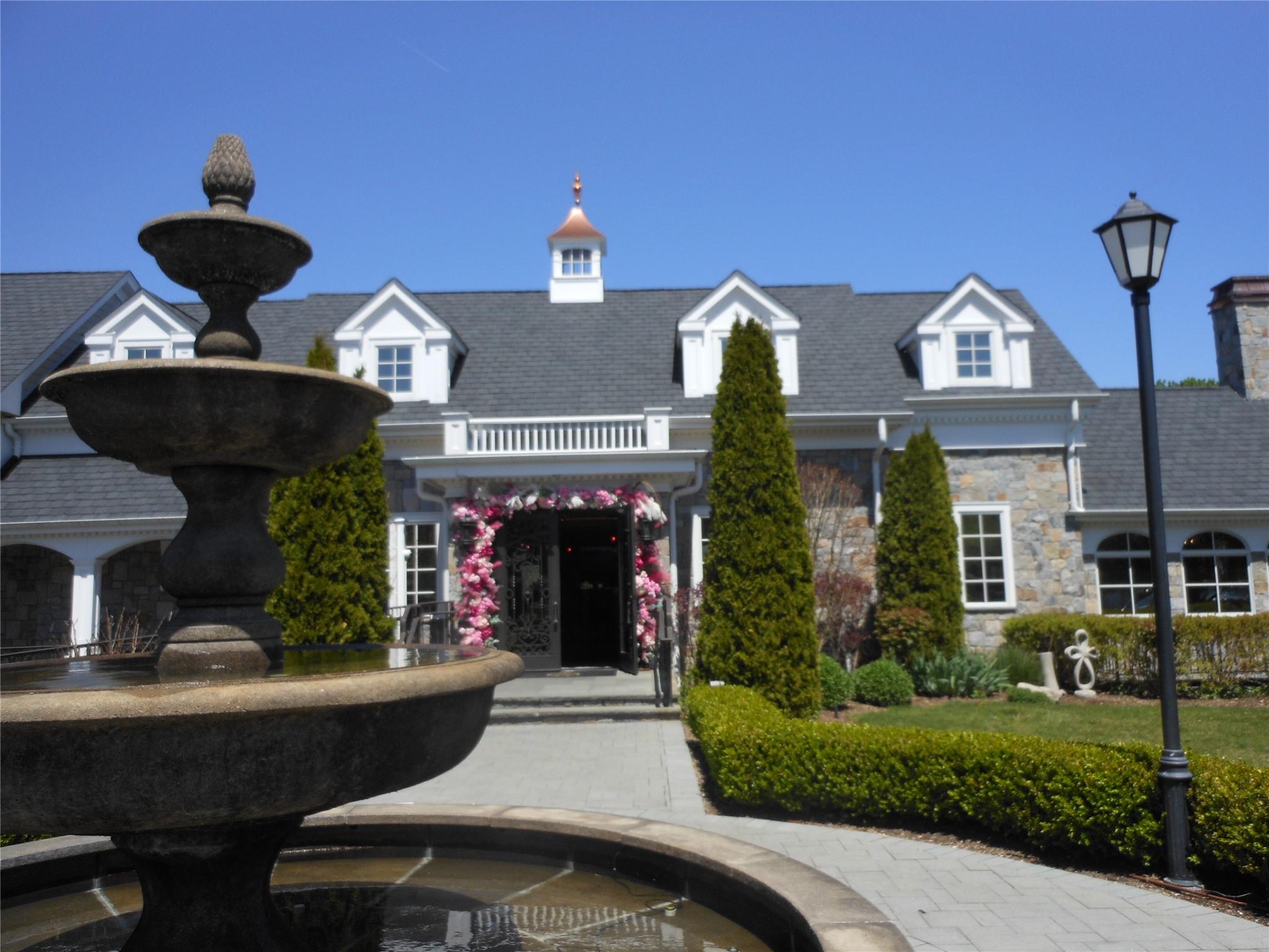 Outdoor Dining City Winery Rockefeller Wine Garden City Vineyard