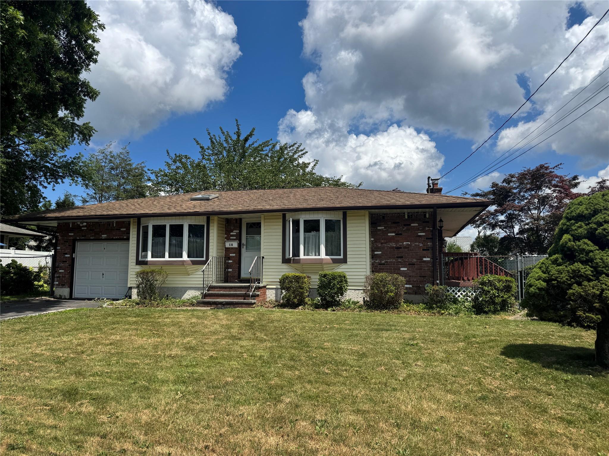 18 Sugarwood Lane