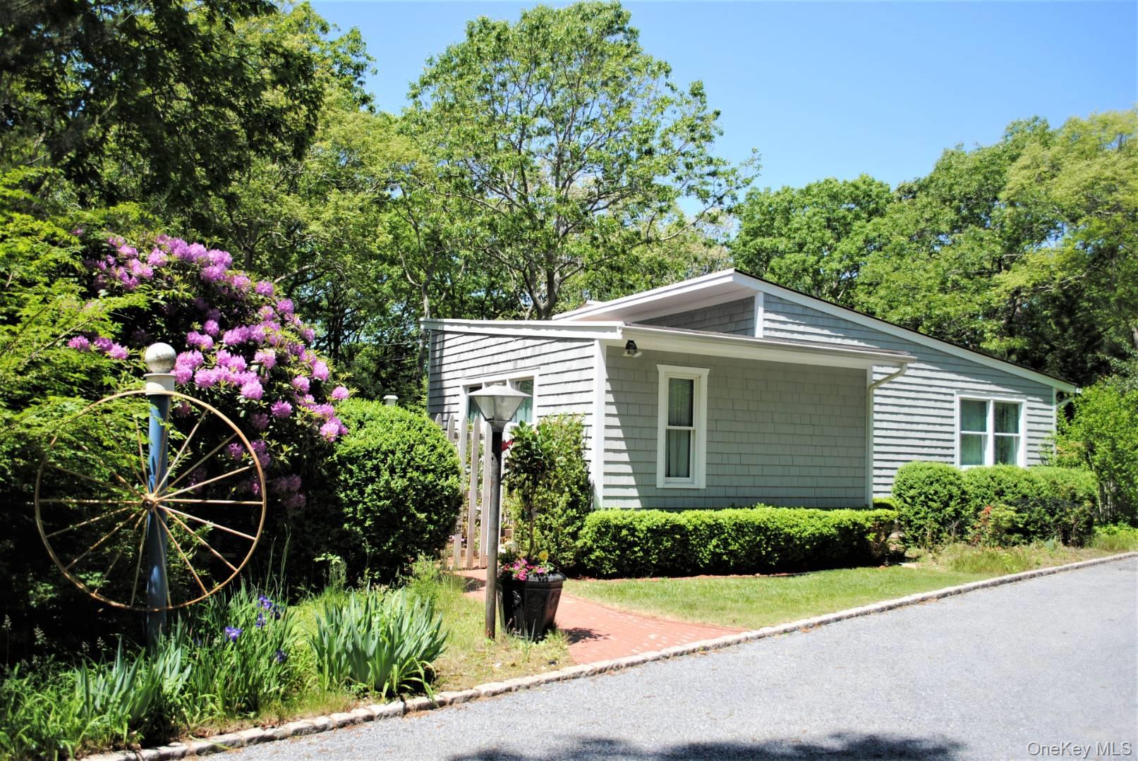 11 West Drive