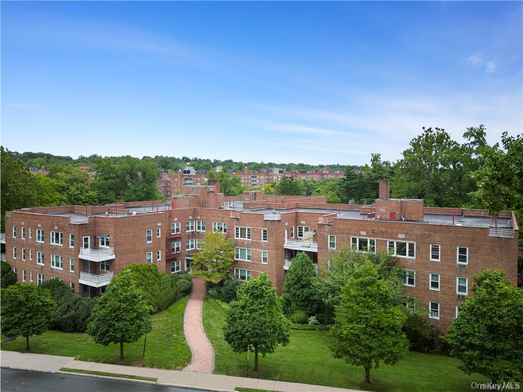 700 Scarsdale Avenue Unit: 2T