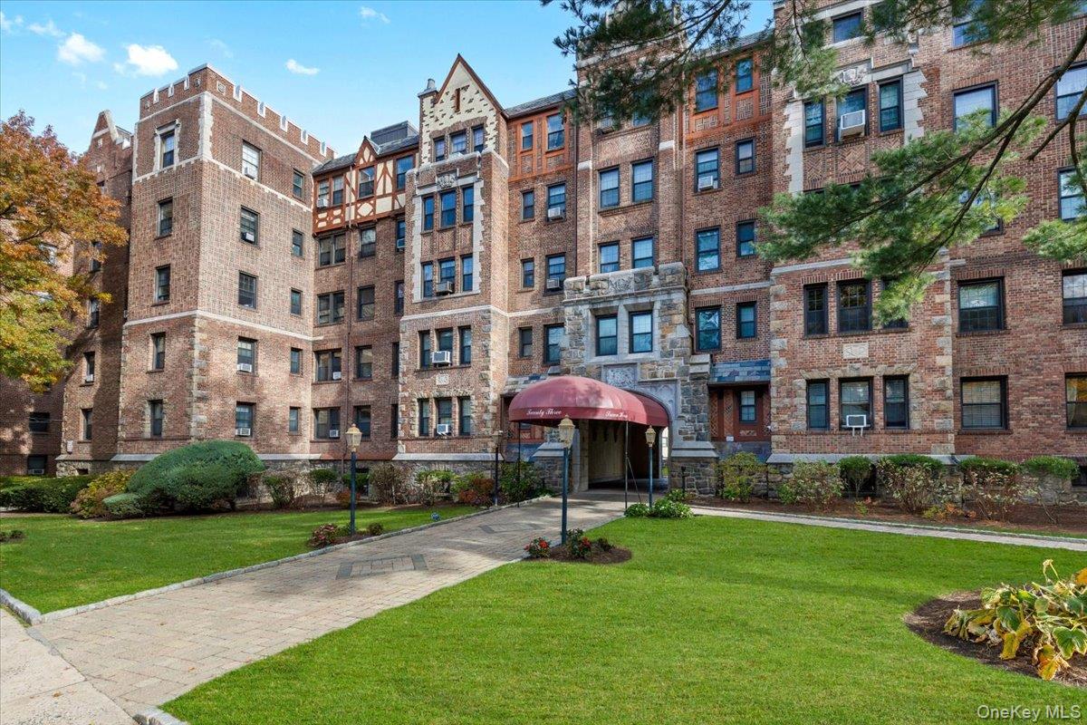 23 Old Mamaroneck Road Unit: 1A