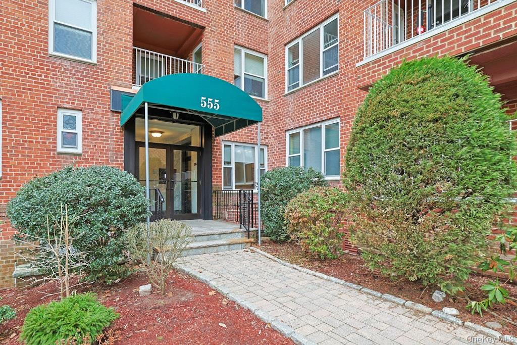 555 Broadway Unit: 6E