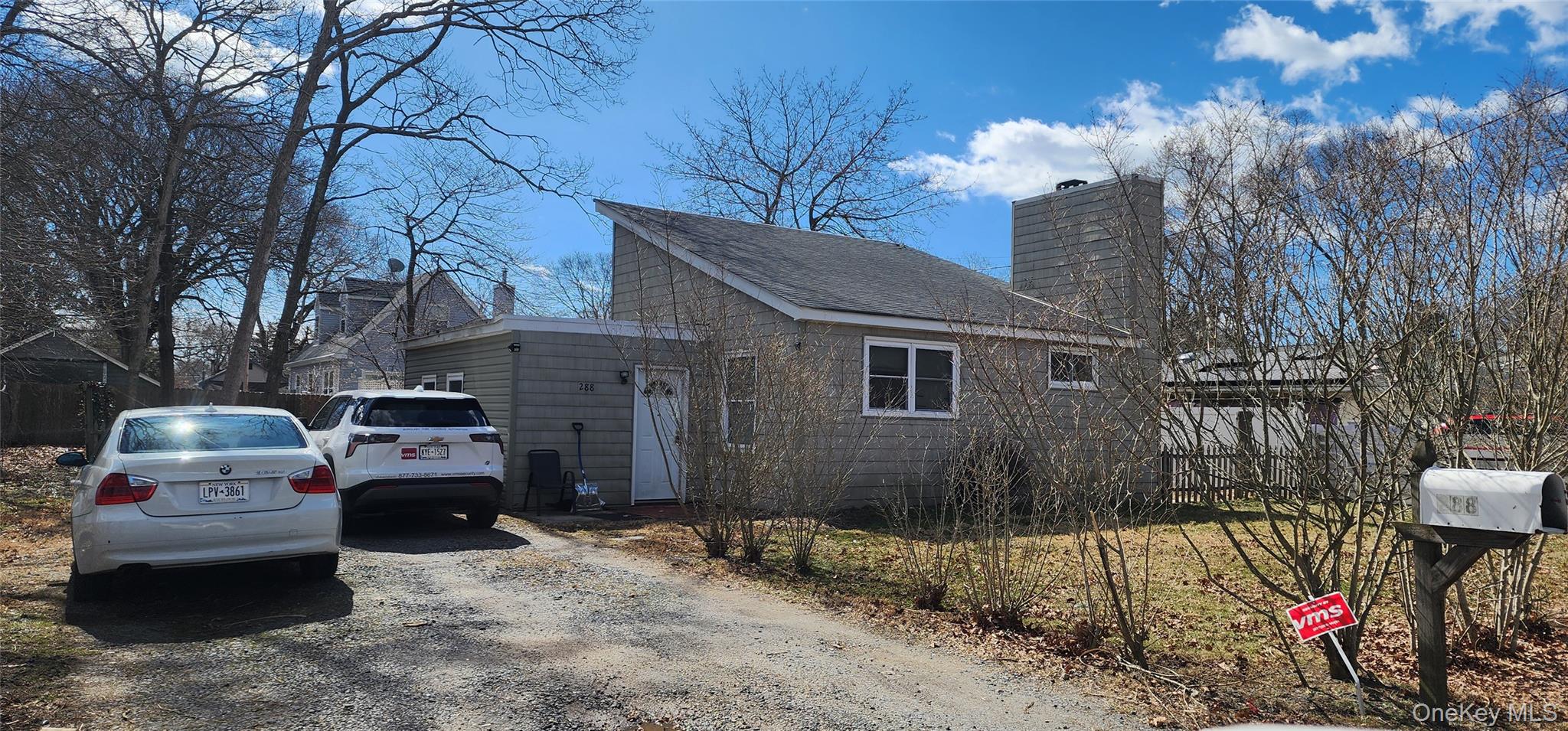 288 Cedar Road W