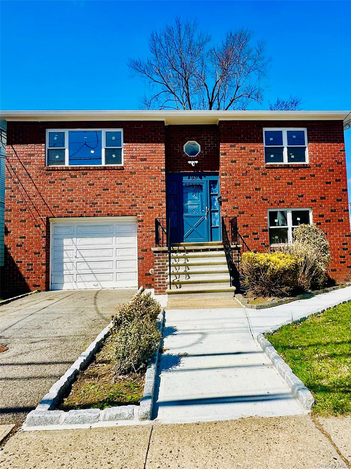 495 Kimball Avenue Unit: First Floor