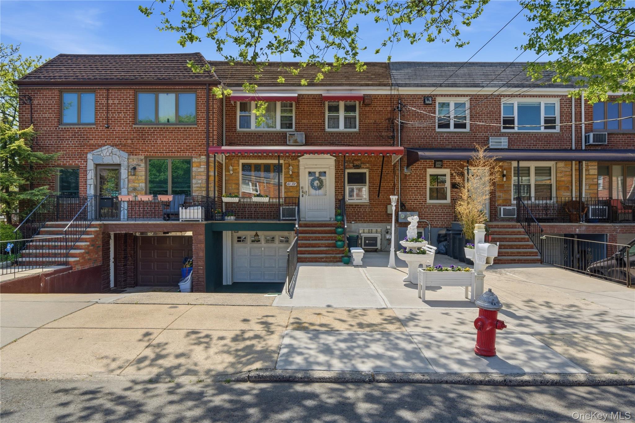 6172 70Th St, Middle Village, NY 11379