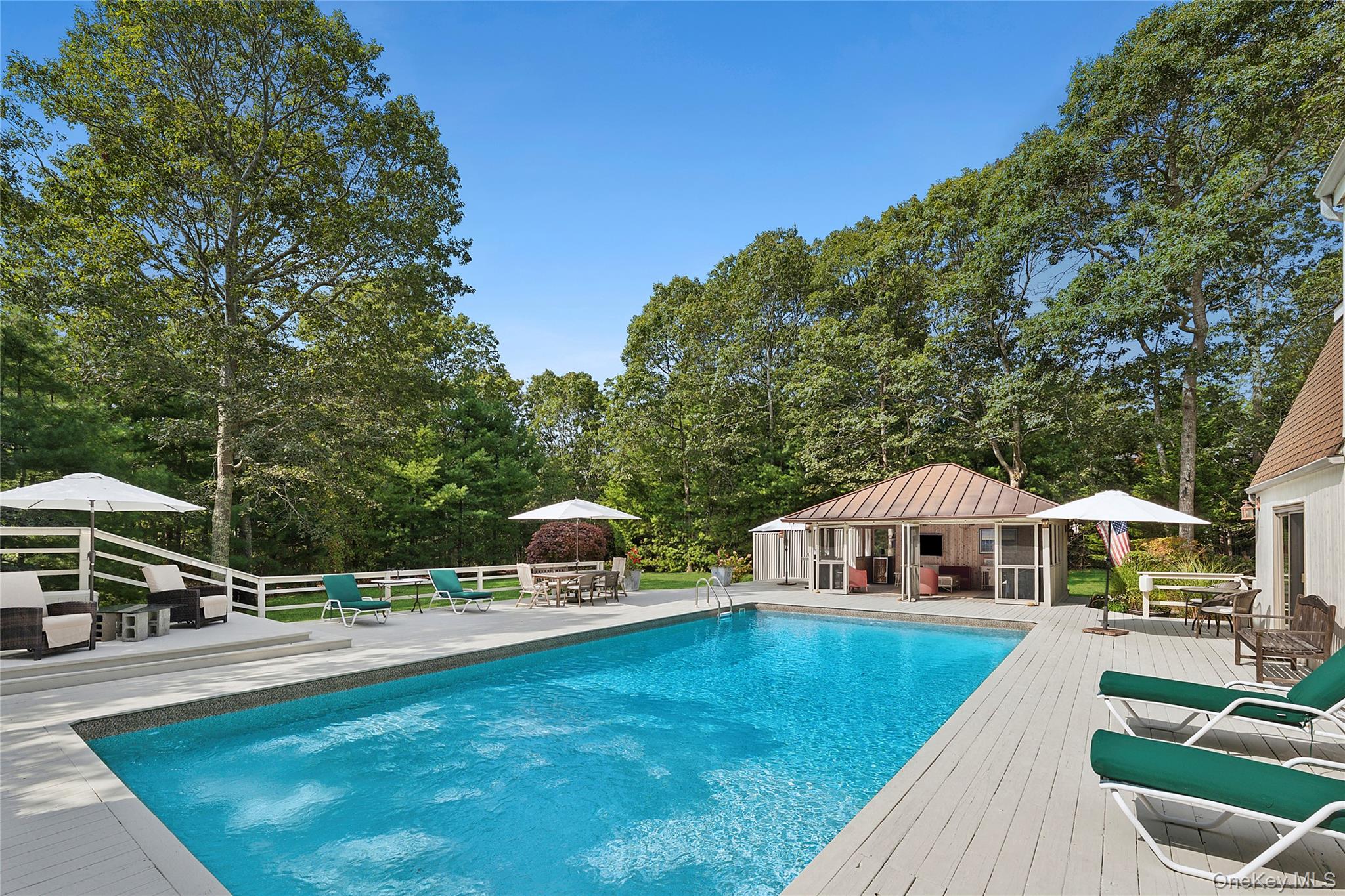 11 Sandown Court