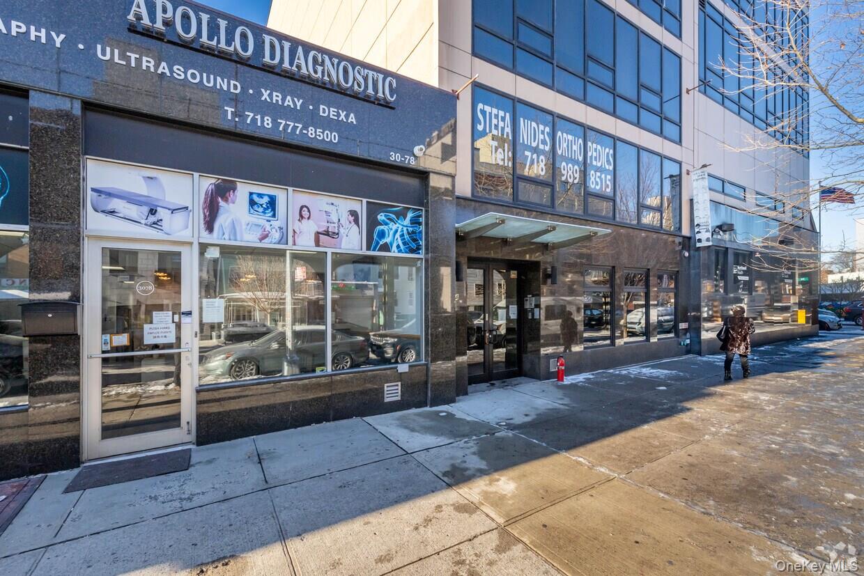 30-74 31St St,Unit Unit Lower Level, Astoria, NY 11102