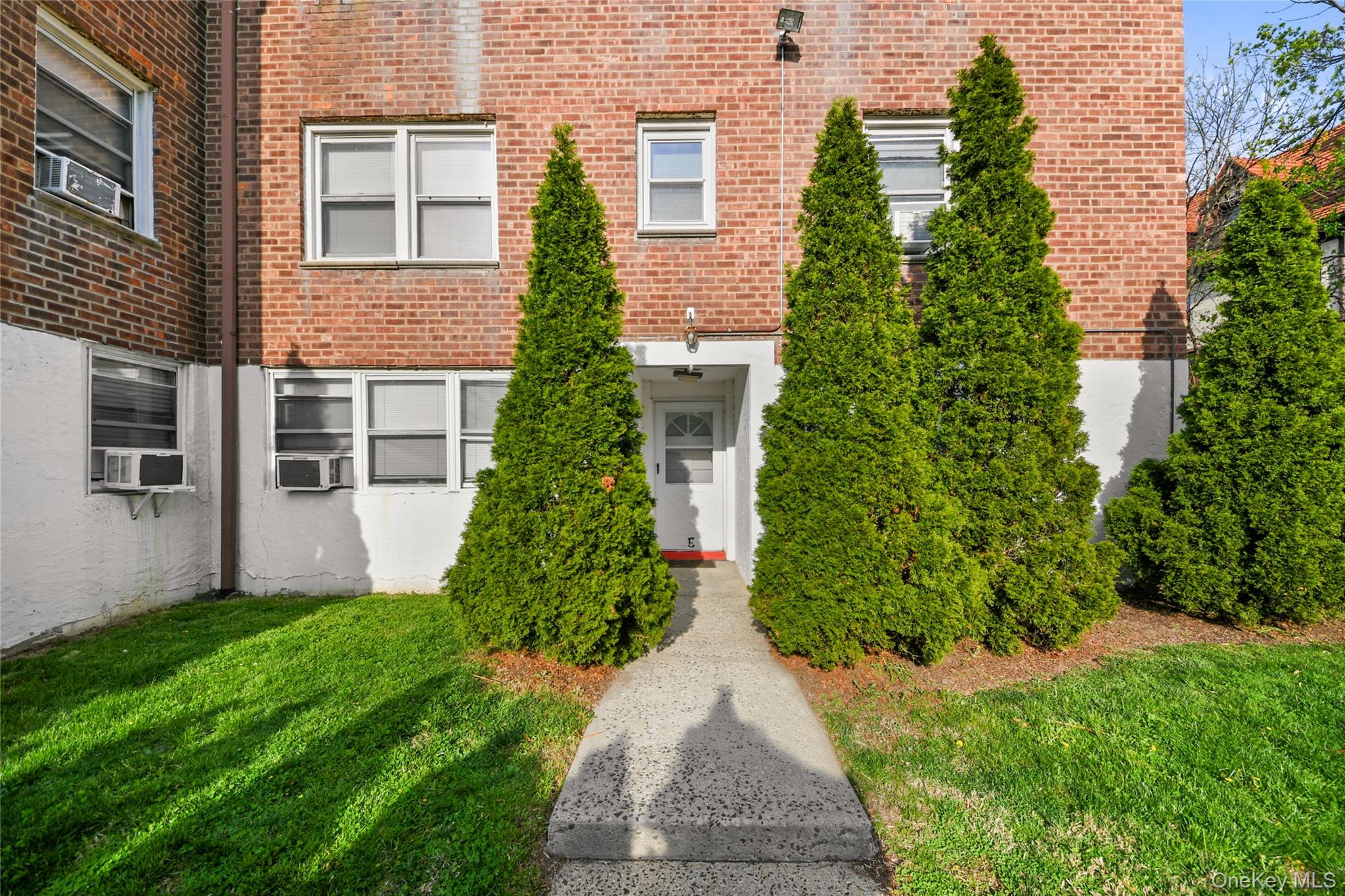 79 N Broadway Unit: E