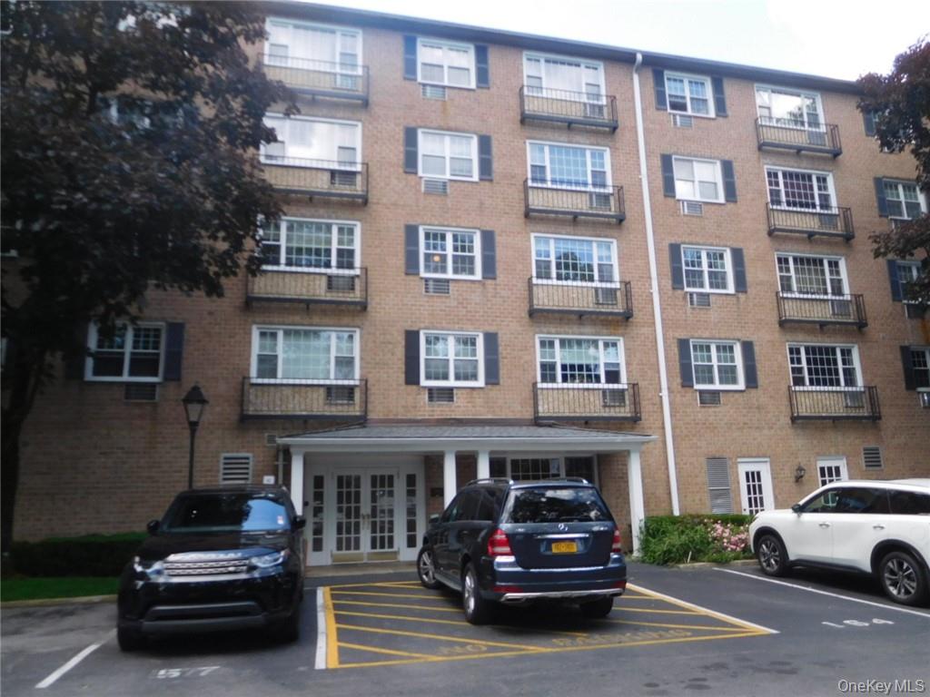 2 Consulate Drive Unit: 2-H