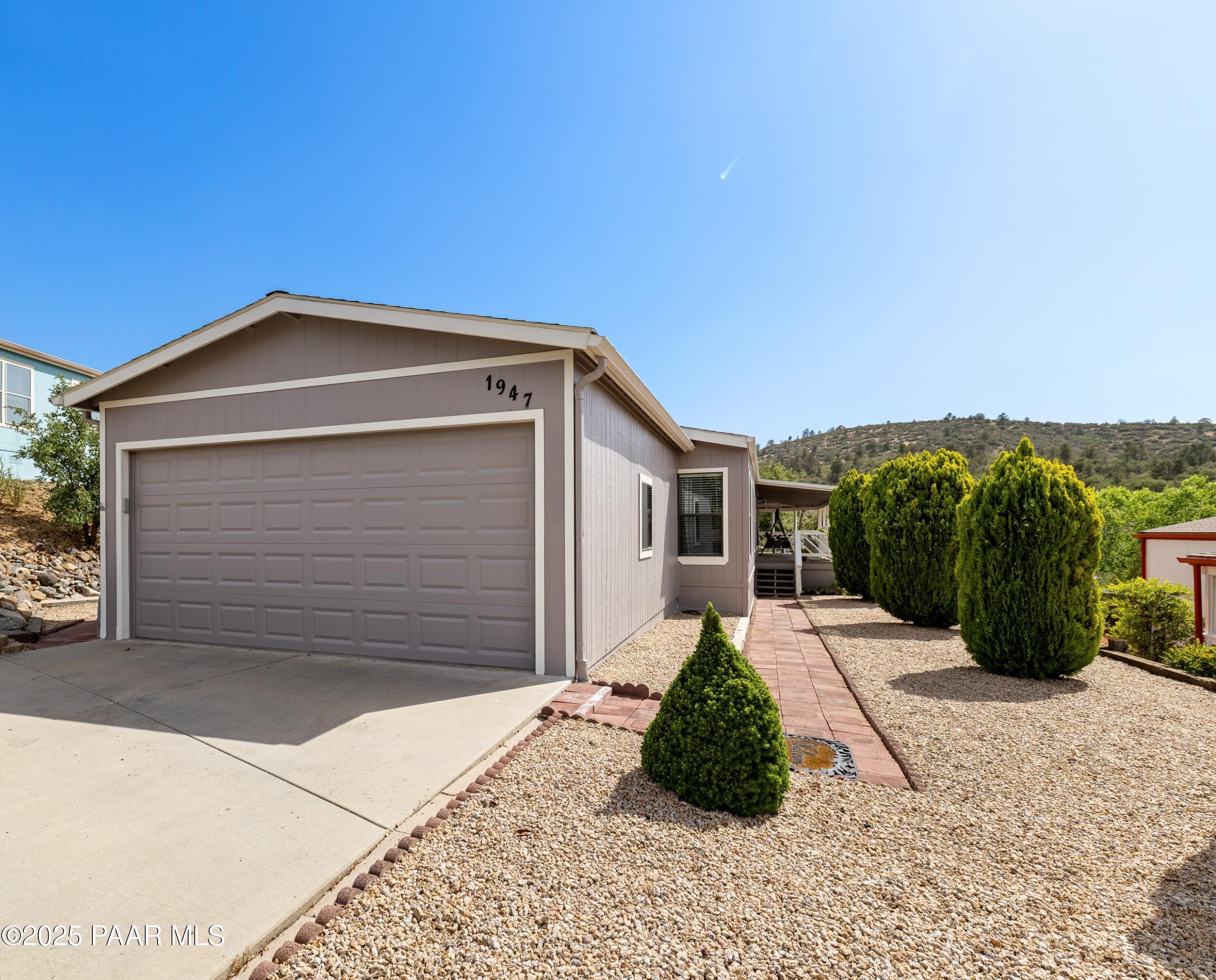 1947 E Mountain Hollow Drive