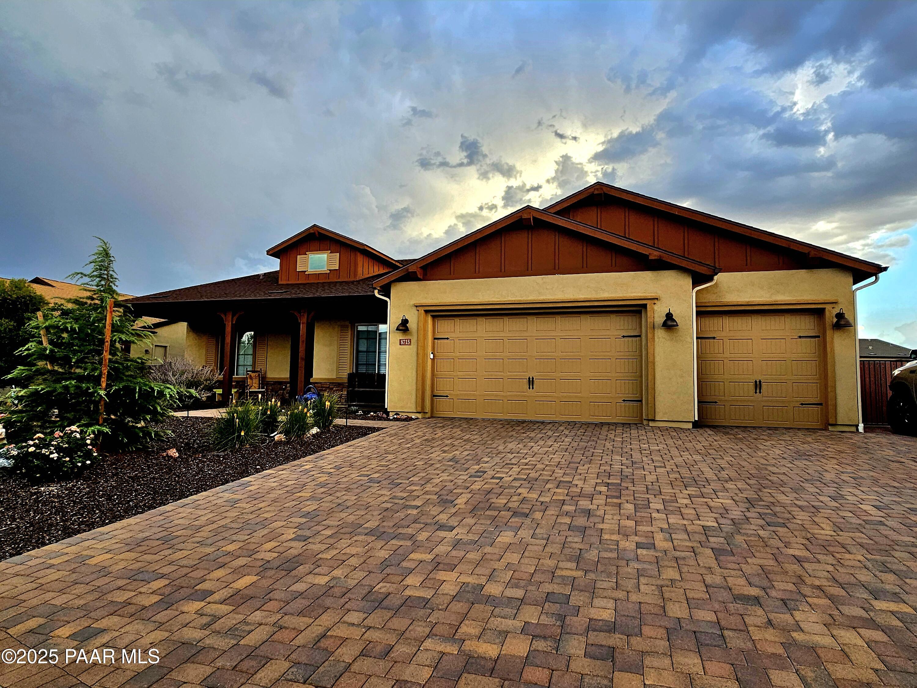 8715 N Ridge Rider Trail