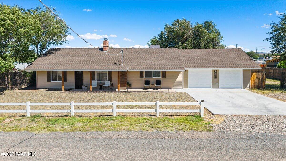 931 E Damion Loop