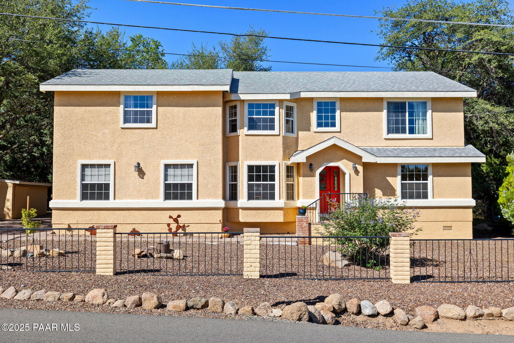 1220 Linda Vista Lane
