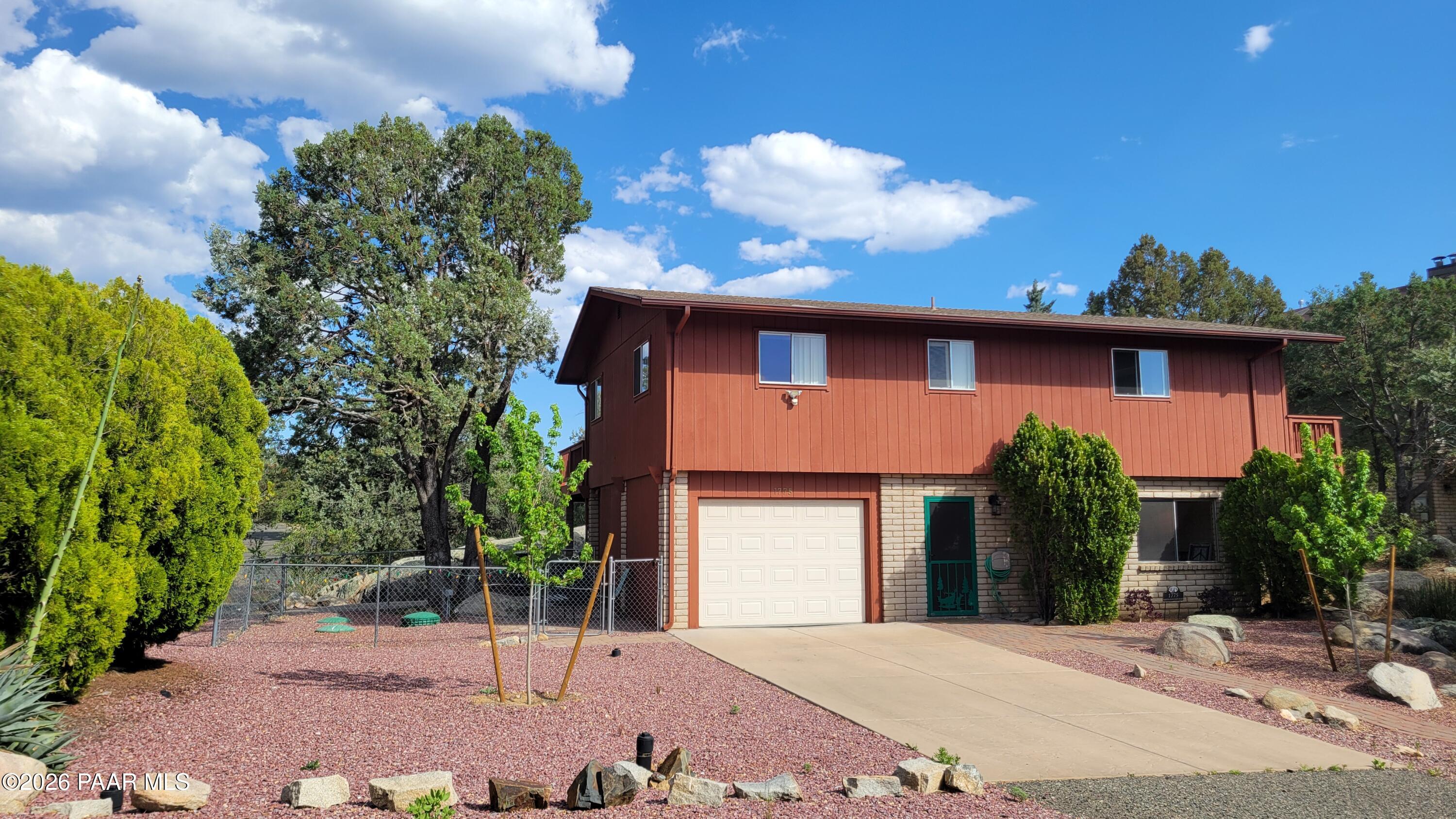 1775 N Grand View Road