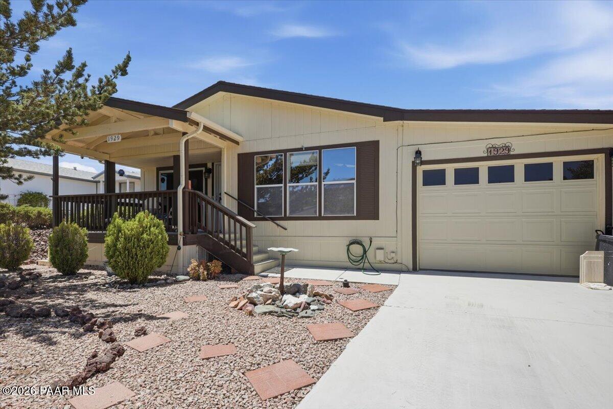 1929 E Mountain Hollow Drive