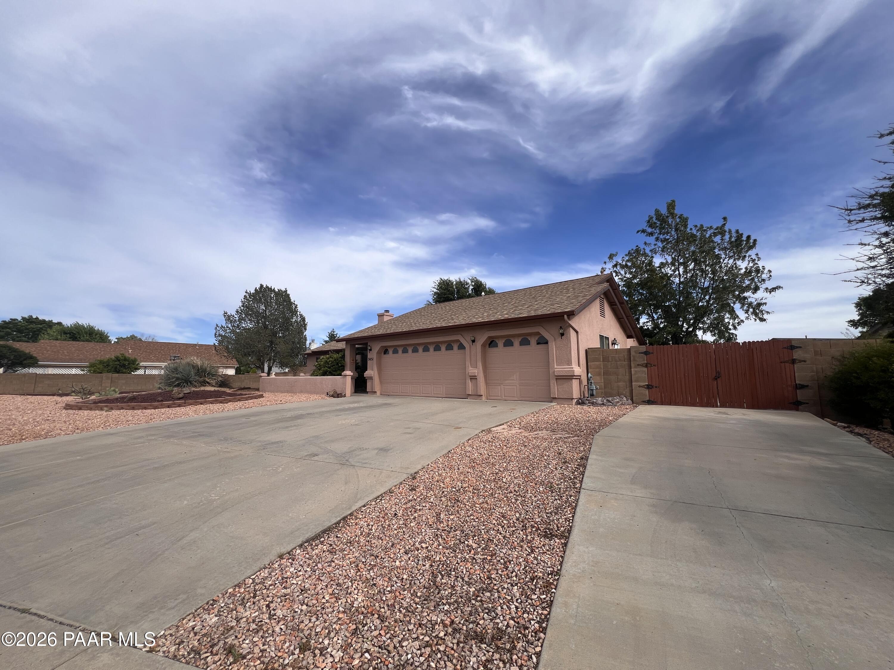 7451 E Granite