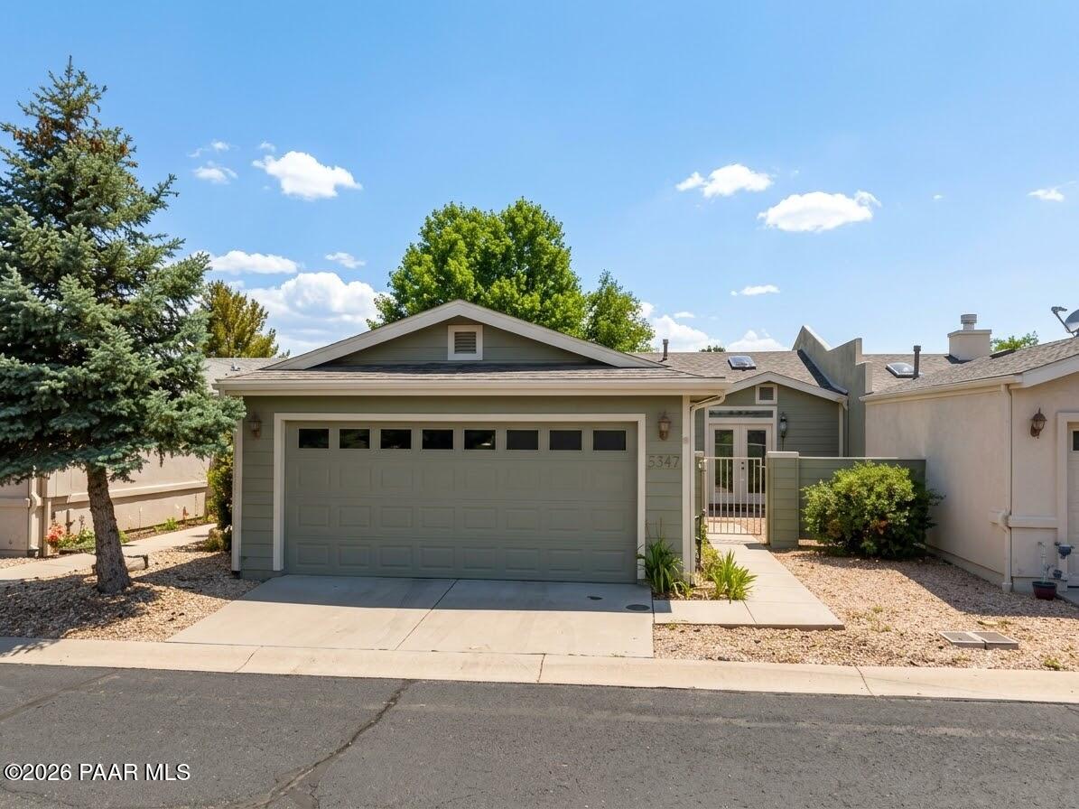 3347 Iris Lane