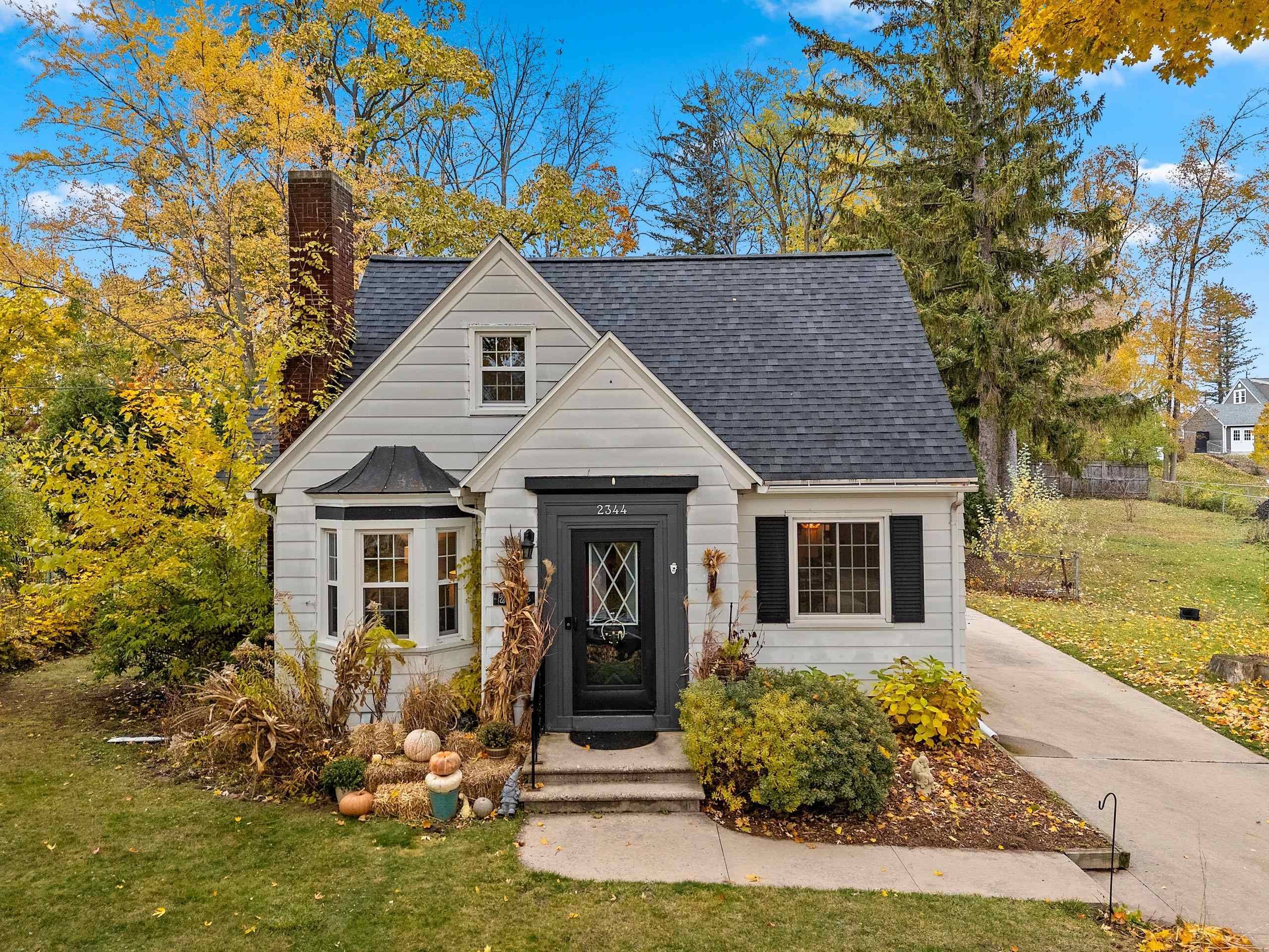 2344 OAKWOOD Avenue