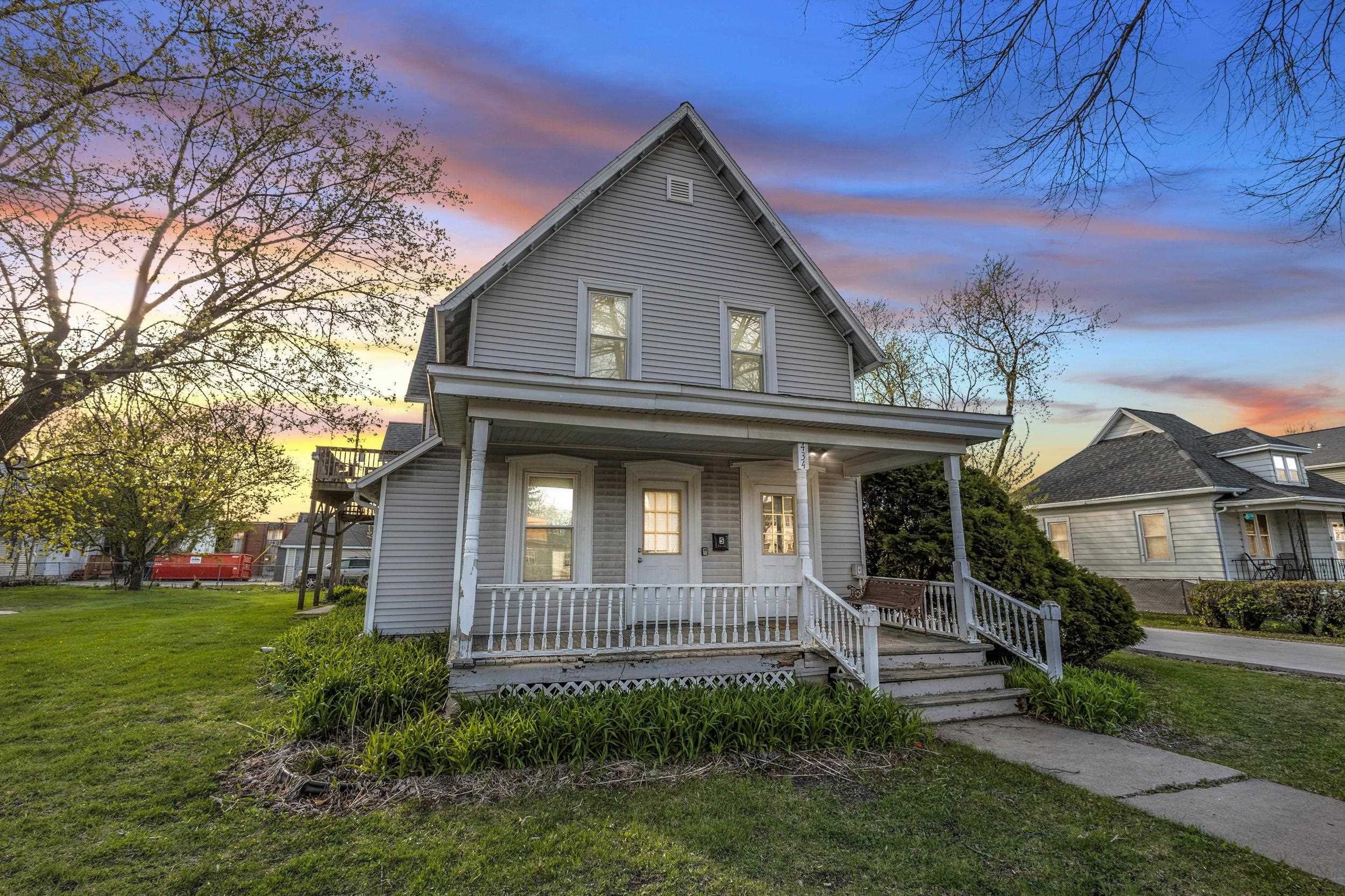 434 S Jackson St, Green Bay, WI 54301