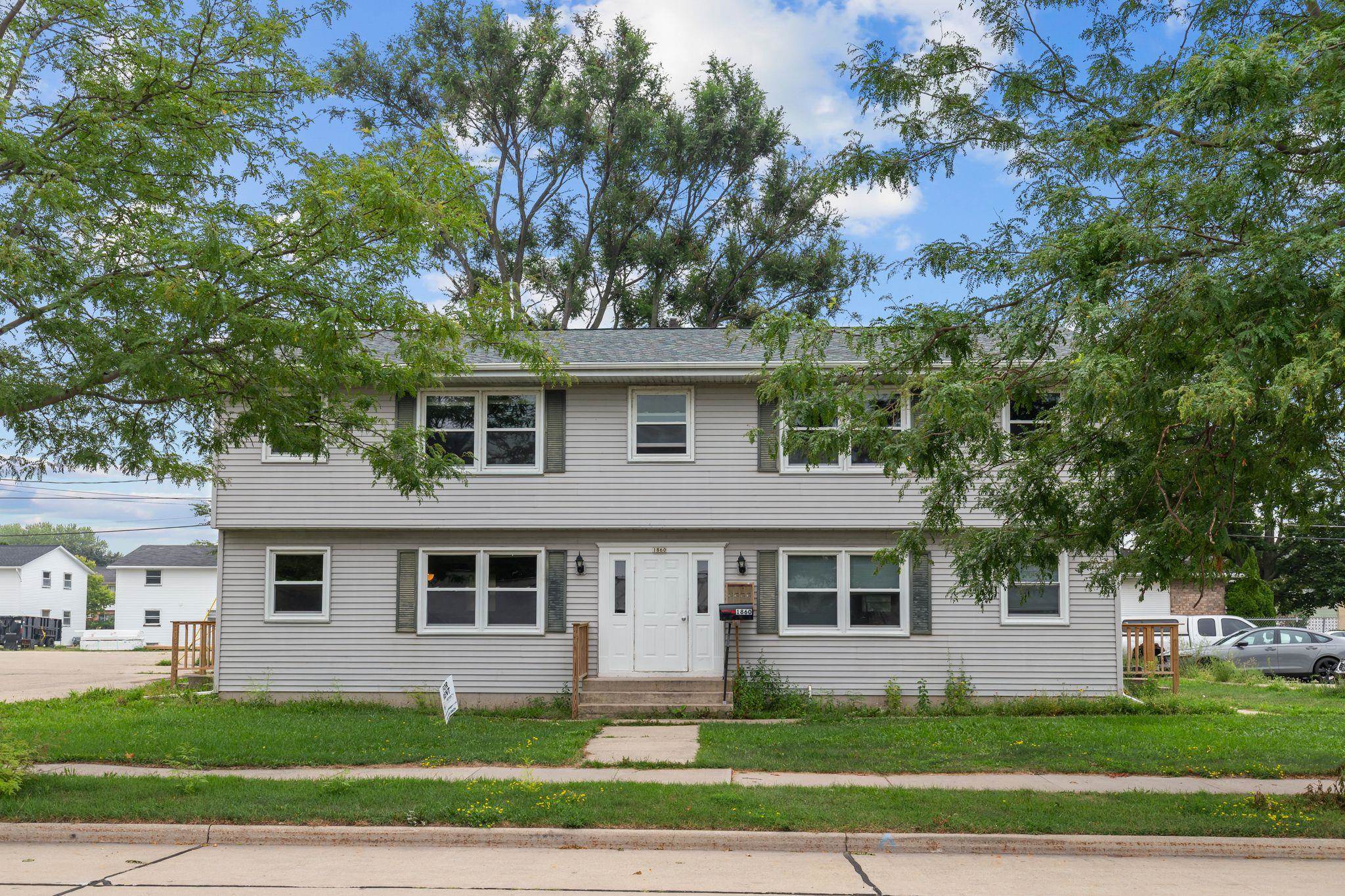 1860 Evans St, Oshkosh, WI 54901