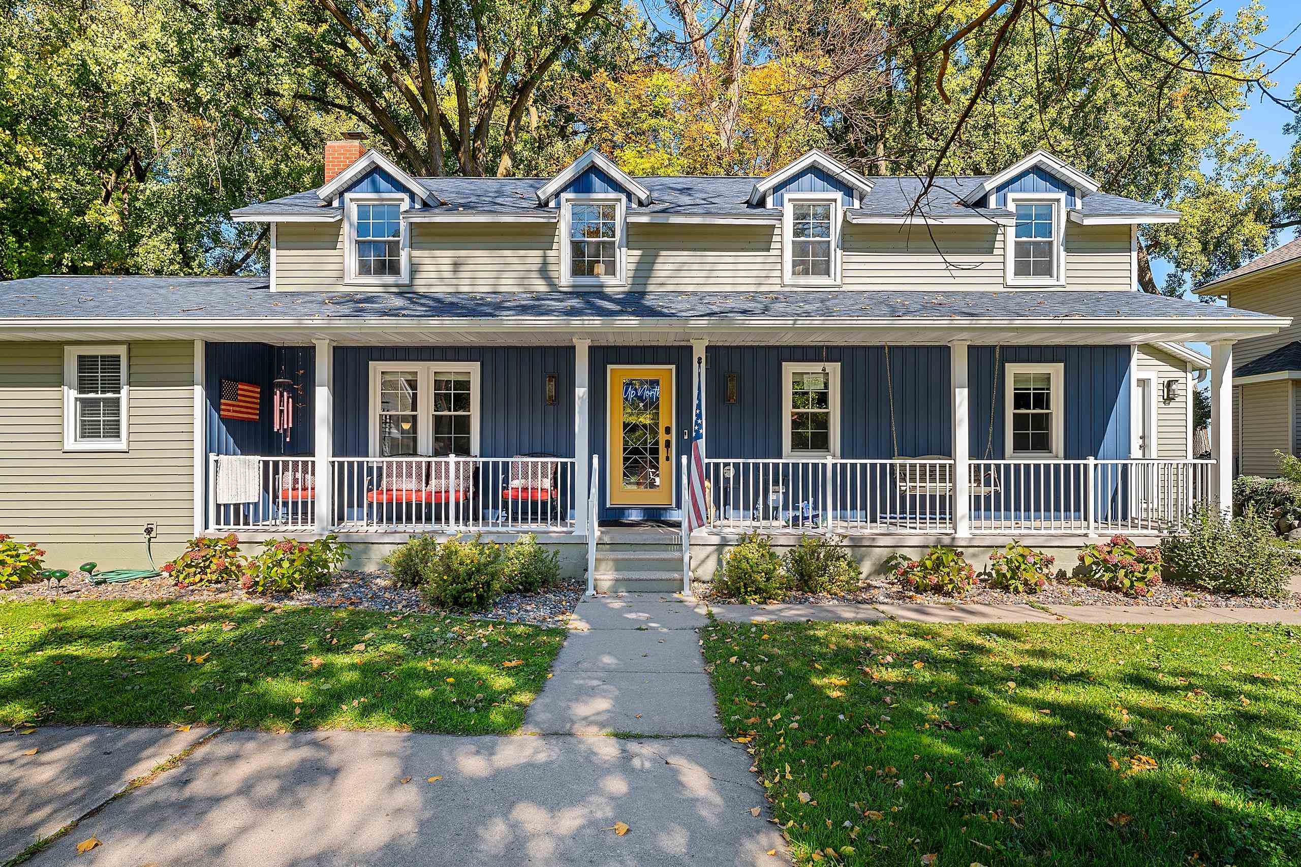 2135 Lakeside Place