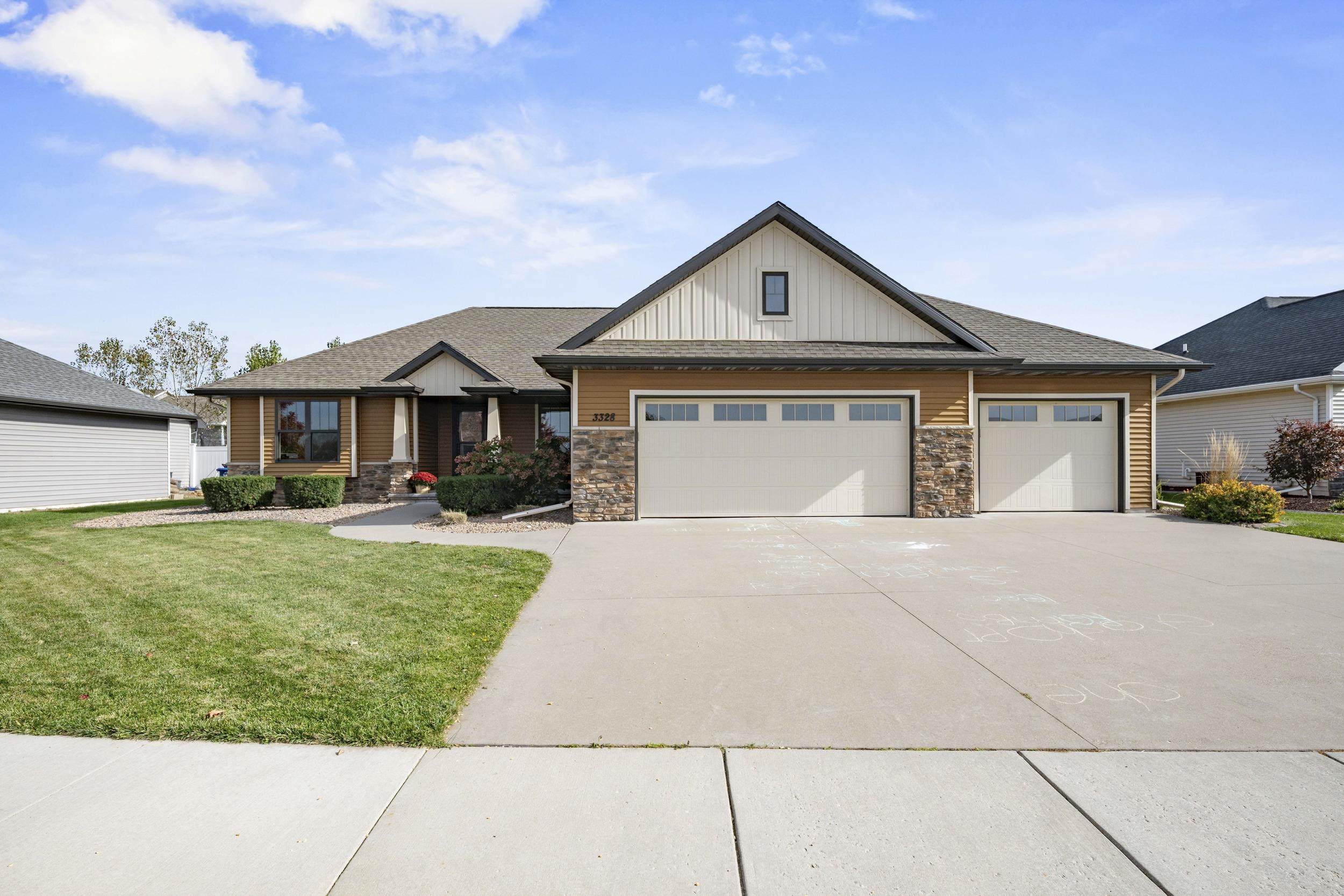3328 Tulip Trail