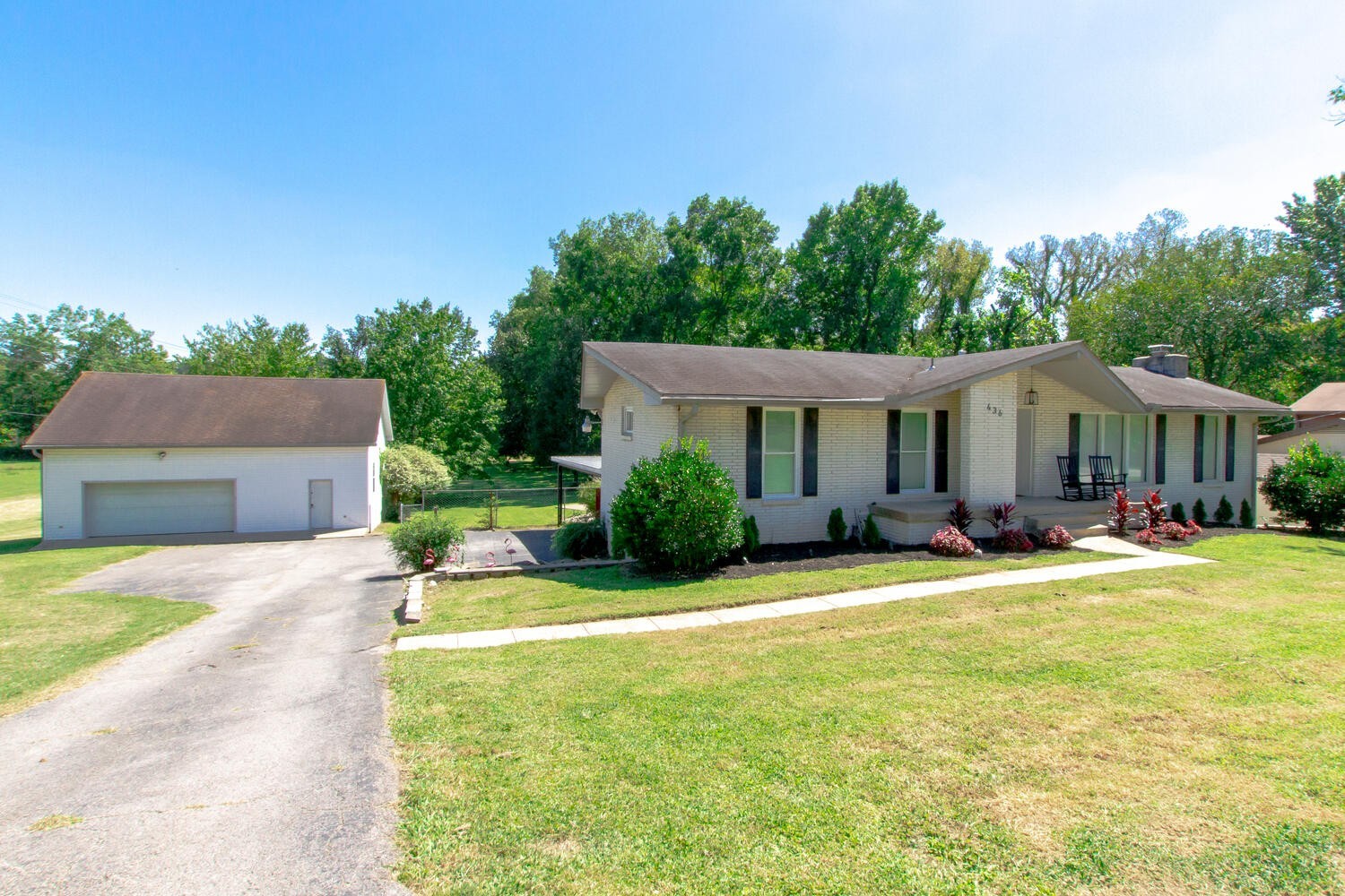 436 Foothill Dr
