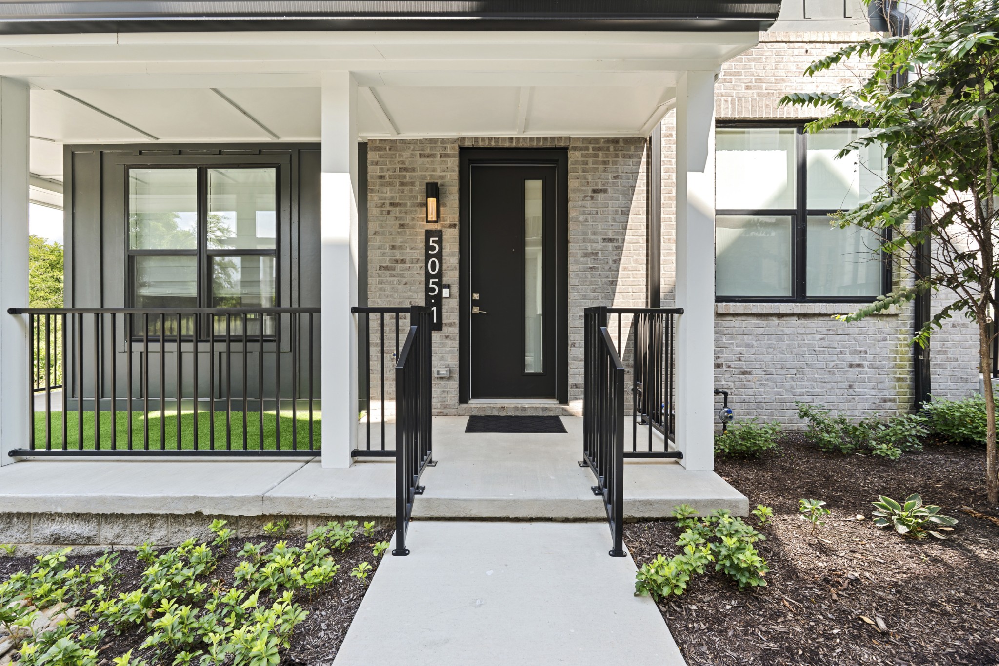 505 Community Ct Unit: 1