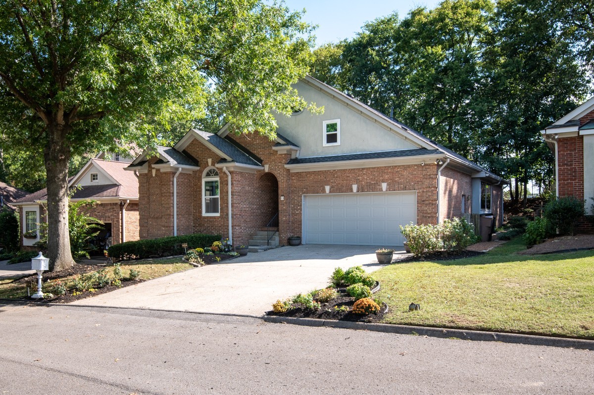 13 Ashington Ln