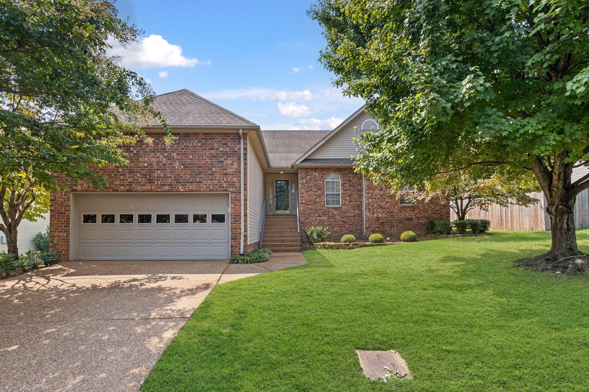 1404 Woodfield Dr