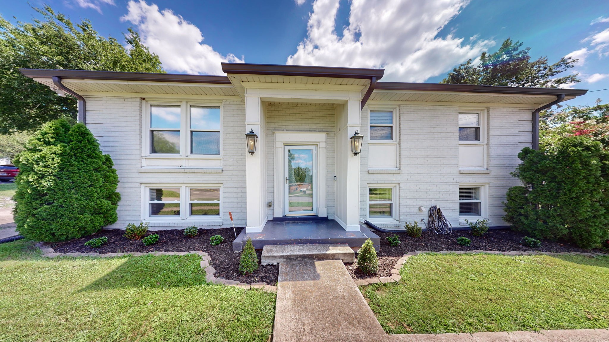 699 Candlestick Dr