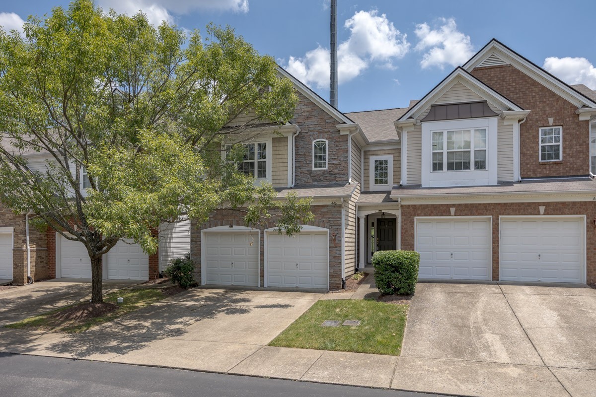 446 Lazy Creek Ln