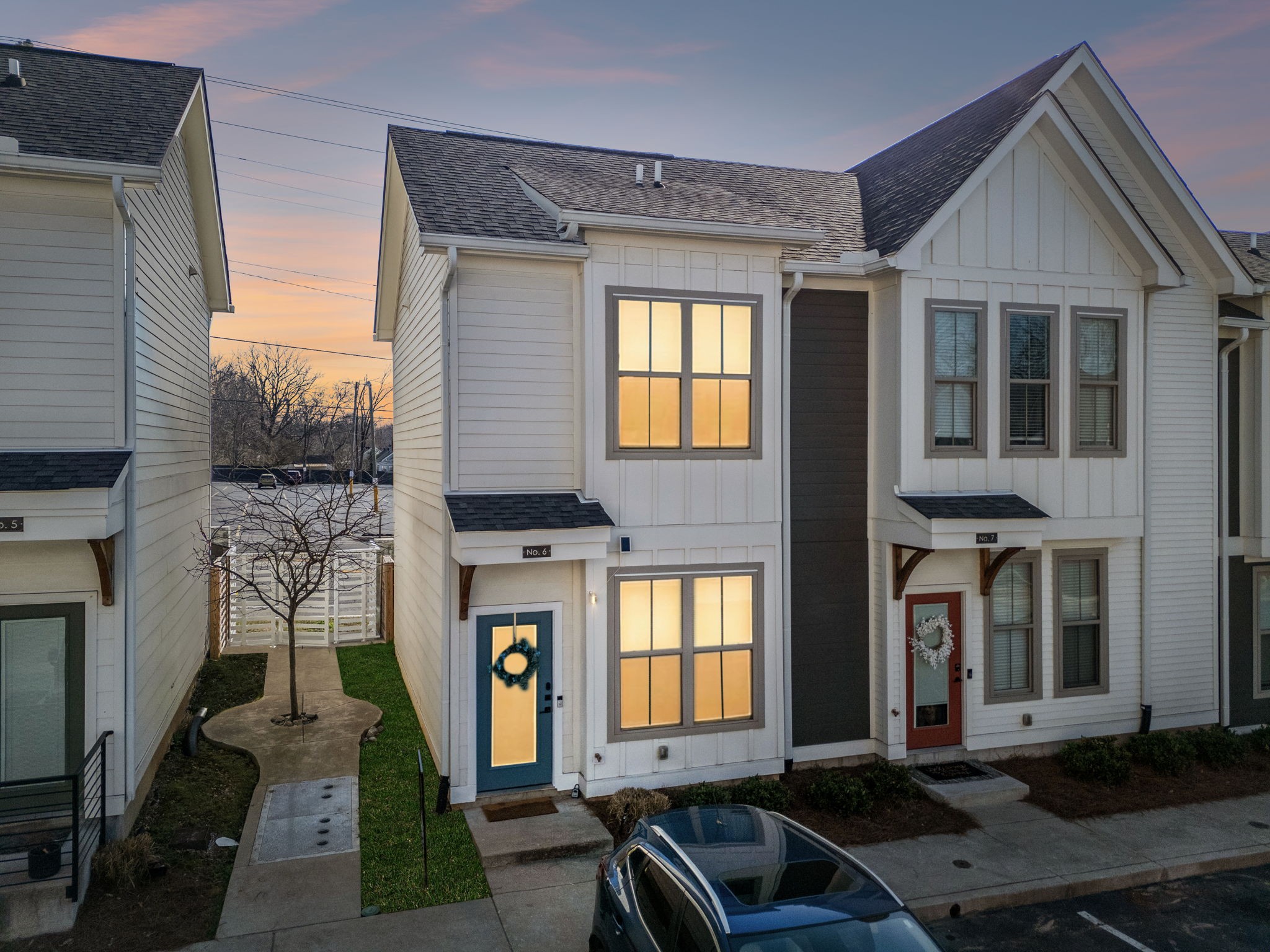 100 Thompson Ln Unit: 6