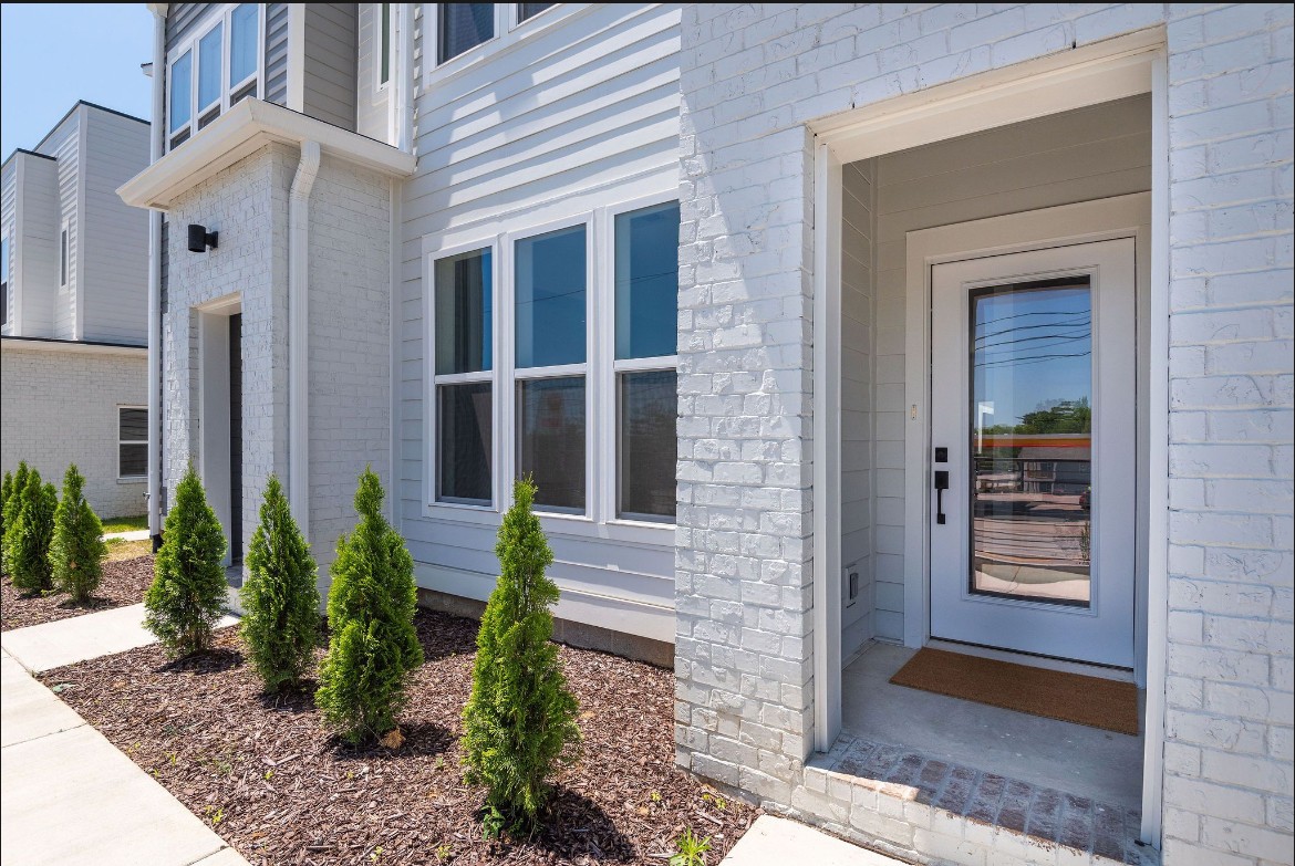 500 Creative Way Unit: 20