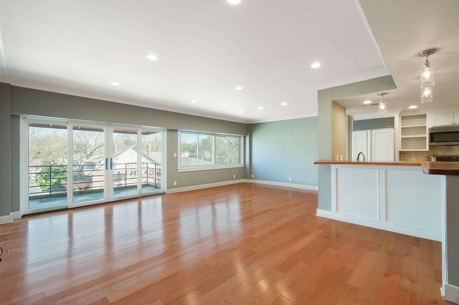 4200 West End Ave Unit: 402