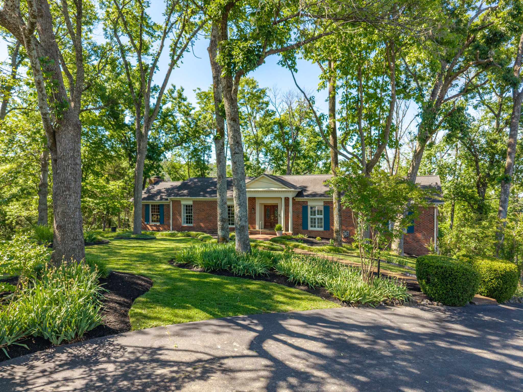 877 Hillhaven Ct