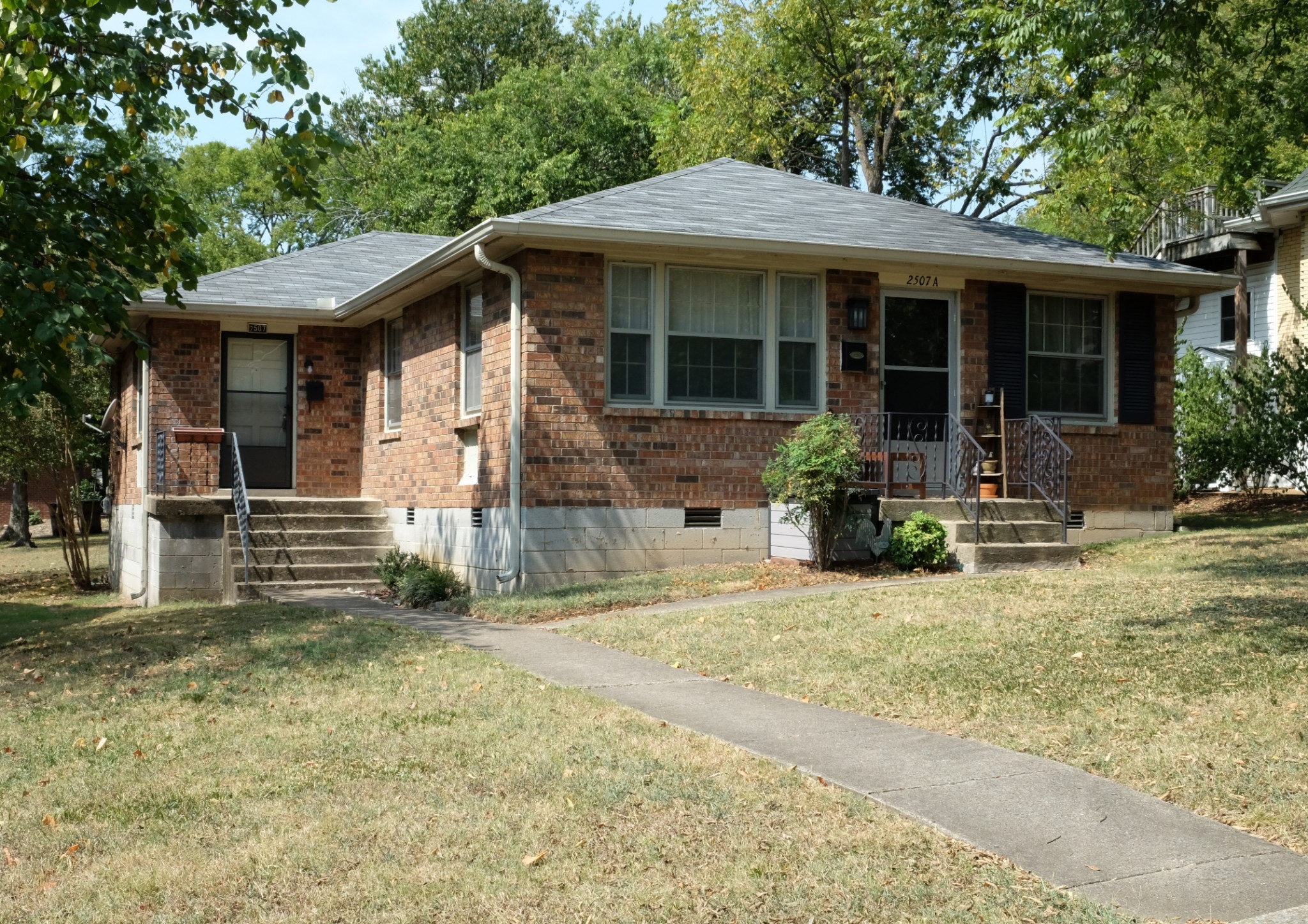 2507 Oakland Ave Unit: B
